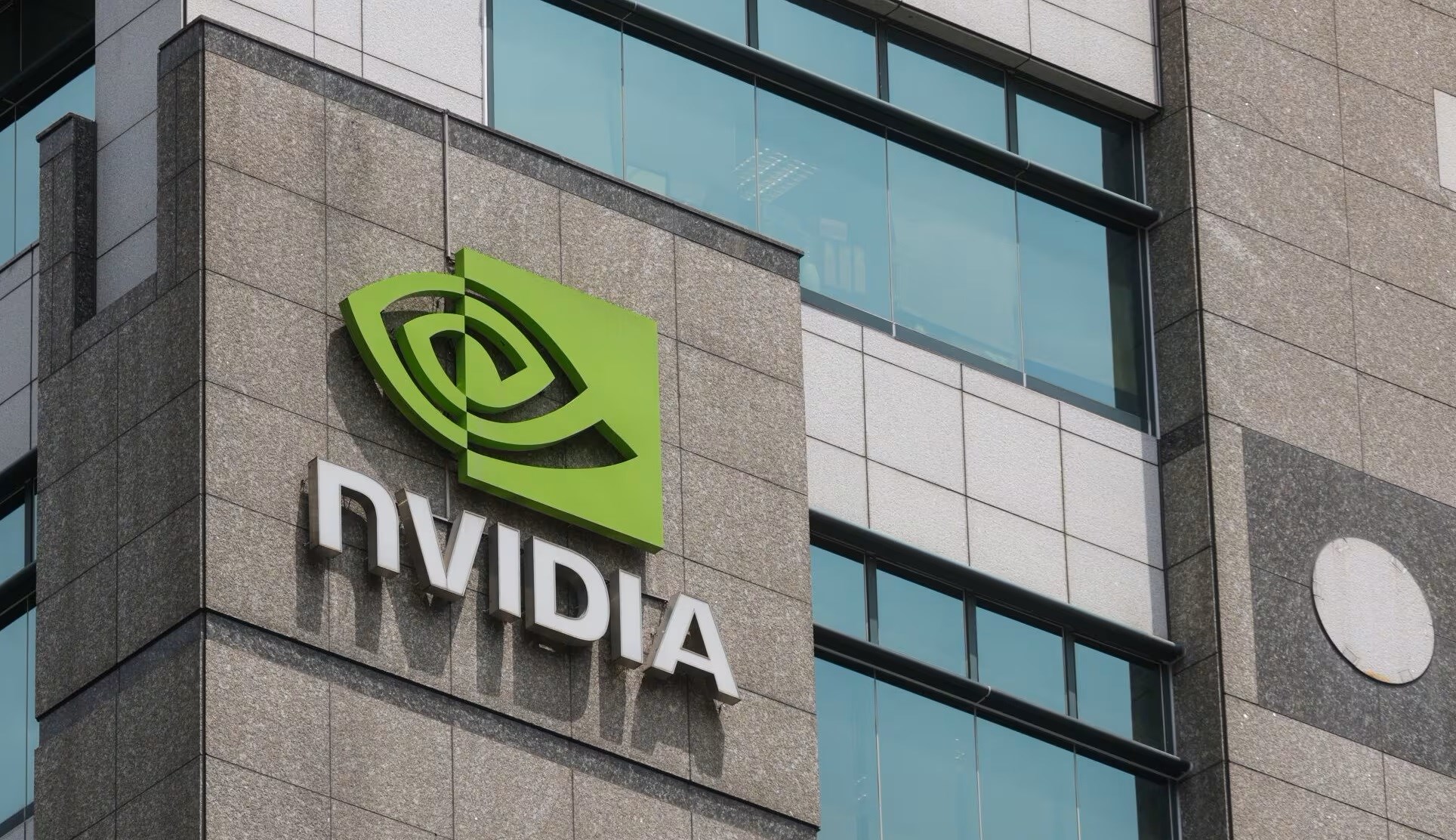 Nvidia'nın Blackwell Yapay Zeka Çiplerinde Tasarım Sorunu